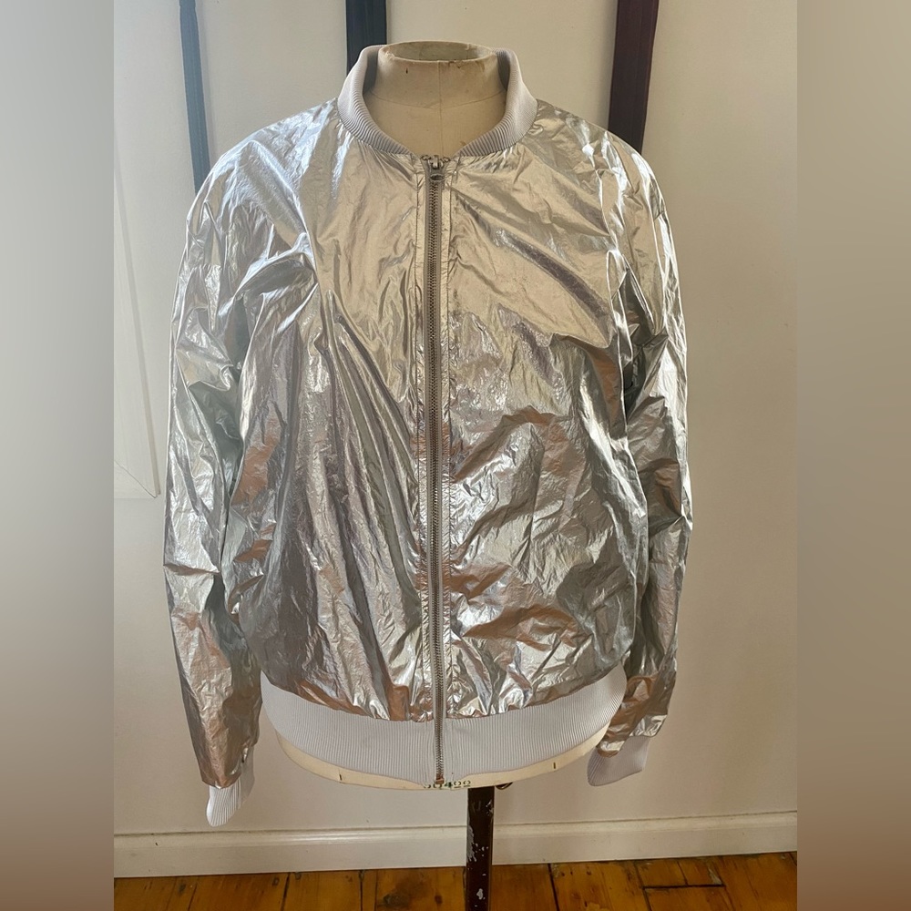 Space-age metallic silver windbreaker jacket S